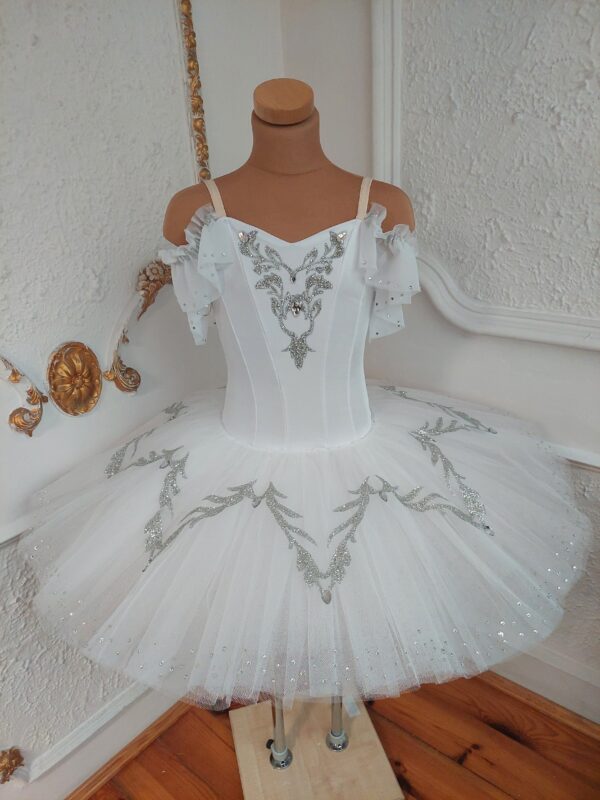 tutu szycie paczka baletowa klasyczna stroje baletowe Aurora Swan Lake Raymonda Gamzatti Medora Le Corsaire ballet costumes