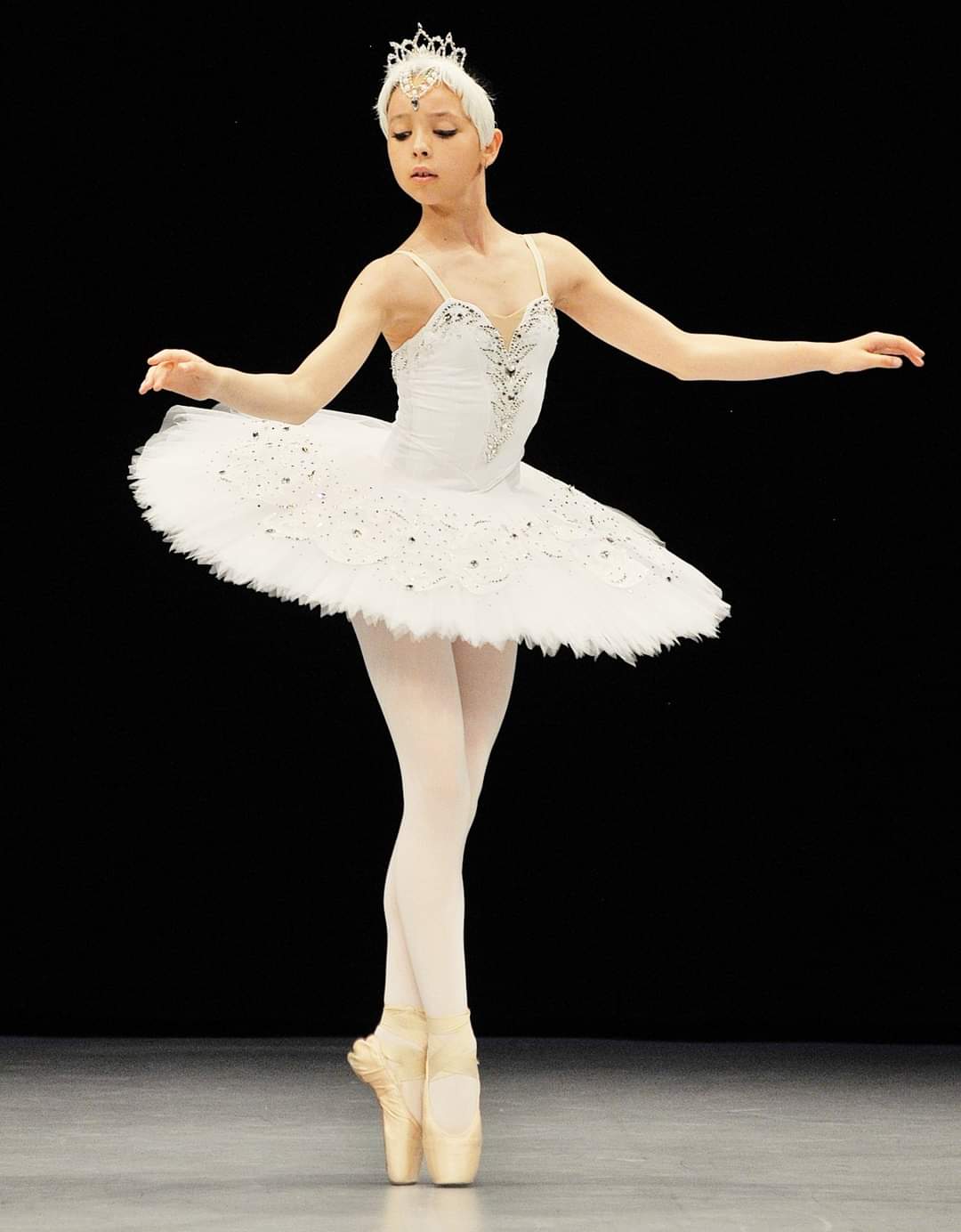 tutu szycie paczka baletowa klasyczna stroje baletowe White Swan Odetta Swan Lake ballet costumes custom Jezioro Łabędzie balet