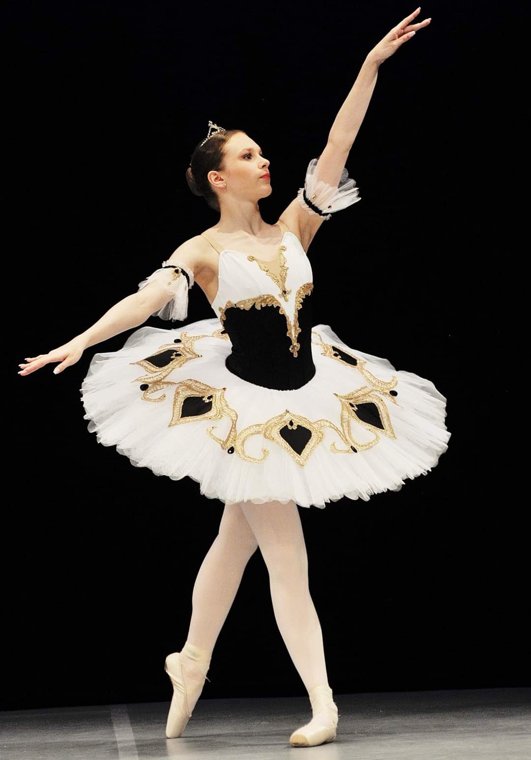 Paczka baletowa klasyczna szycie stroje baletowe tutu classical costumes ballet Kitri Esmeralda Paquita custom stage yagp